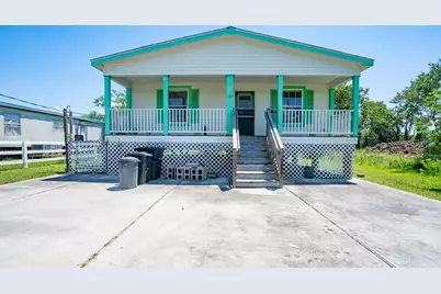 635 8th Street, Dickinson, TX 77539 - Photo 2