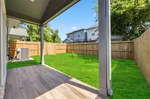 4923 Golden Forest St, Houston, TX 77091 - Photo 32