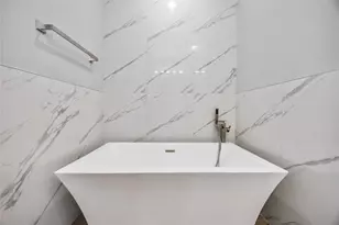 4923 Golden Forest St, Houston, TX 77091 - Photo 16