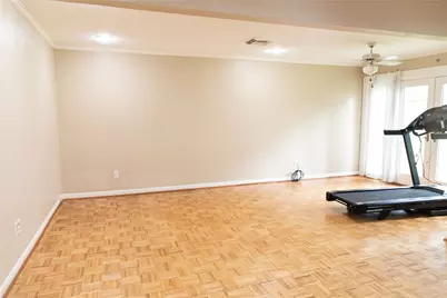 5564 Aspen Street, Bellaire, TX 77401 - Photo 14