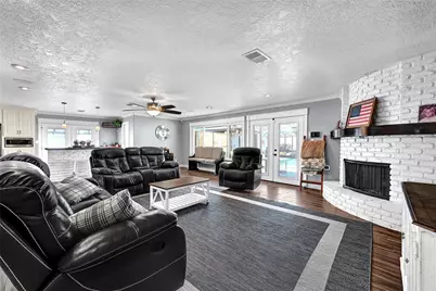 4902 Green Willow Lane, Dickinson, TX 77539 - Photo 18