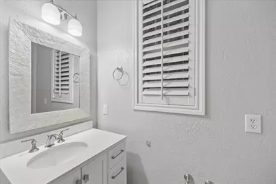 5349 McCulloch Circle, Houston, TX 77056 - Photo 10