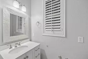 5349 McCulloch Cir, Houston, TX 77056 - Photo 10