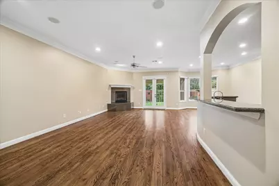 5349 McCulloch Circle, Houston, TX 77056 - Photo 12
