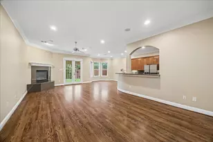 5349 McCulloch Cir, Houston, TX 77056 - Photo 2