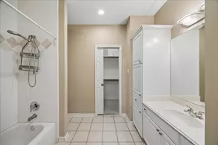 5349 McCulloch Cir, Houston, TX 77056 - Photo 26
