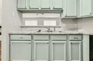 2431 Tall Ships Dr, Friendswood, TX 77546 - Photo 8