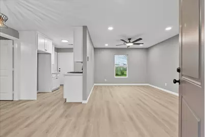 123 Lake Road, La Marque, TX 77568 - Photo 2