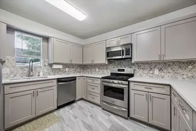 518 W 14th Street W, Houston, TX 77008 - Photo 8