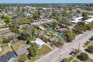 234 E Obryant St, Bellville, TX 77418 - Photo 40