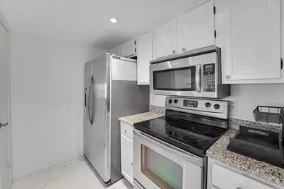 2601 Augusta Drive #24, Houston, TX 77057 - Photo 12