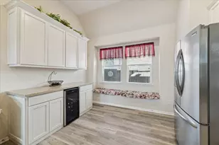 8302 Bay Oaks Dr, Baytown, TX 77523 - Photo 10