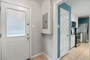 1919 Bailey St, Houston, TX 77006 - Photo 10