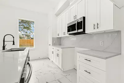 9334 Waller Street, Houston, TX 77012 - Photo 4