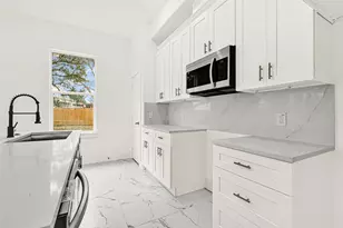 9334 Waller St, Houston, TX 77012 - Photo 4