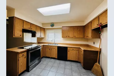 16807 Blackhawk Boulevard, Friendswood, TX 77546 - Photo 2