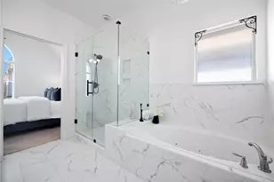 1172 W 17th St, Houston, TX 77008 - Photo 20