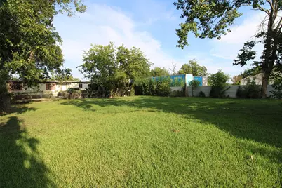 125 Hillsman Lane, Sugar Land, TX 77498 - Photo 4