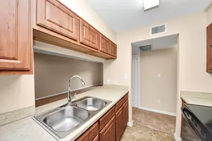 8415 Hearth Dr, Houston, TX 77054 - Photo 14