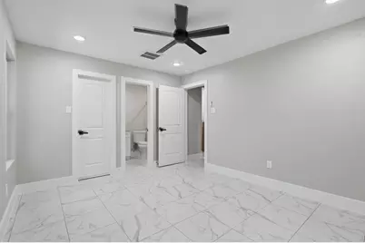 105 Opal Court, Houston, TX 77009 - Photo 14
