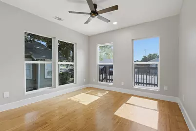 105 Opal Court, Houston, TX 77009 - Photo 8