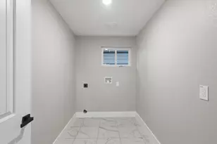 105 Opal Ct, Houston, TX 77009 - Photo 12