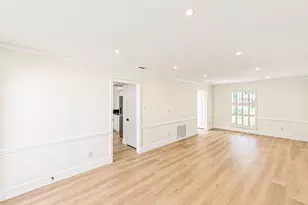 10610 Overbrook Ln, Houston, TX 77042 - Photo 6