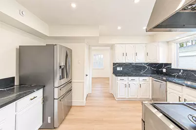 10610 Overbrook Lane, Houston, TX 77042 - Photo 14