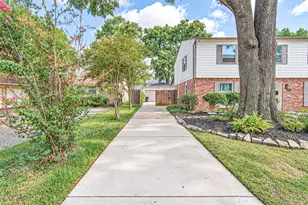 10610 Overbrook Ln, Houston, TX 77042 - Photo 2