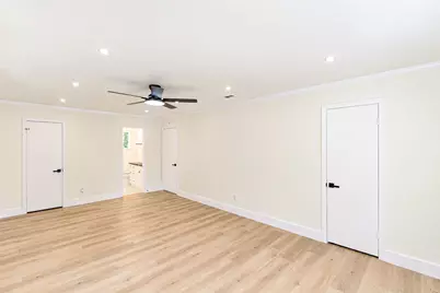 10610 Overbrook Lane, Houston, TX 77042 - Photo 28