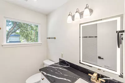 10610 Overbrook Lane, Houston, TX 77042 - Photo 30