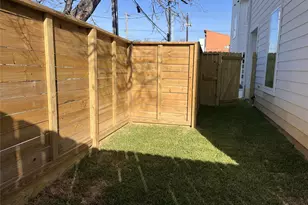 2424 Freeman St, Houston, TX 77009 - Photo 12