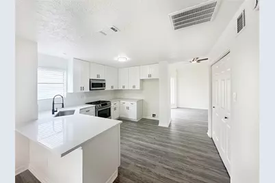 9843 Stableway Drive, Houston, TX 77065 - Photo 10