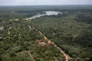 706 Crooked Creek Dr, Sheridan, TX 77475 - Photo 24