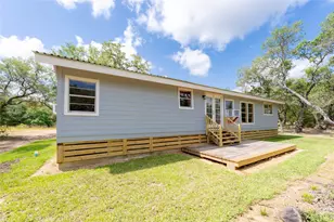 706 Crooked Creek Dr, Sheridan, TX 77475 - Photo 32