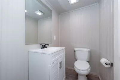 706 Crooked Creek Drive, Sheridan, TX 77475 - Photo 18