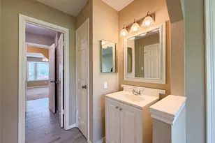 643 E Country Grove Cir, Pearland, TX 77584 - Photo 12