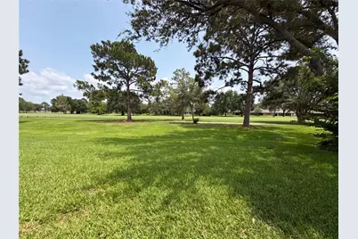 643 E Country Grove Circle, Pearland, TX 77584 - Photo 14