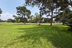 643 E Country Grove Cir, Pearland, TX 77584 - Photo 14