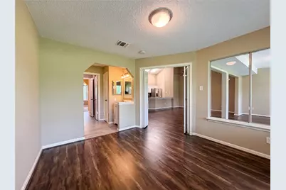 643 E Country Grove Circle, Pearland, TX 77584 - Photo 8