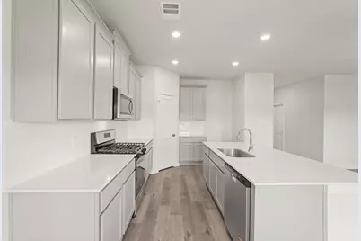 102 Water Grass Trail, Clute, TX 77531 - Photo 6