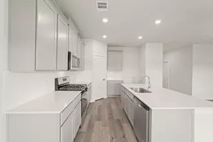 102 Water Grass Trl, Clute, TX 77531 - Photo 6