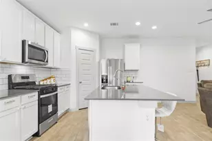 610 Lost Crk Dr, Baytown, TX 77523 - Photo 12