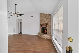 3105 Wood Fox Dr, Alvin, TX 77511 - Photo 2