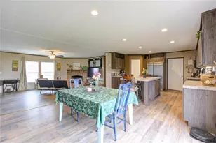 2923 County Rd 292, Alvin, TX 77511 - Photo 10