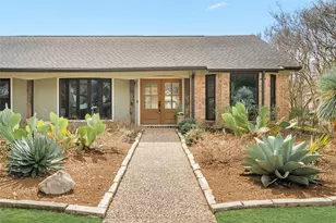 10831 Holly Springs Dr, Houston, TX 77042 - Photo 4