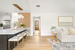 10831 Holly Springs Dr, Houston, TX 77042 - Photo 24