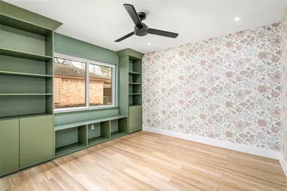 10831 Holly Springs Drive, Houston, TX 77042 - Photo 34