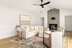 10831 Holly Springs Dr, Houston, TX 77042 - Photo 14