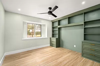 10831 Holly Springs Drive, Houston, TX 77042 - Photo 36